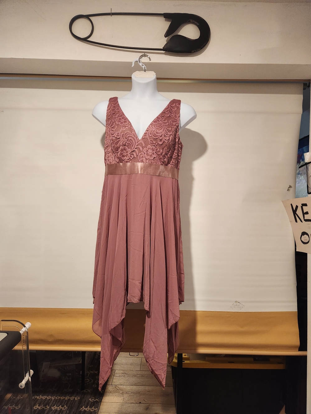 Ever Pretty Dusty Rose Lace V-Neck Asymmetrical Handkerchief Hem Dress